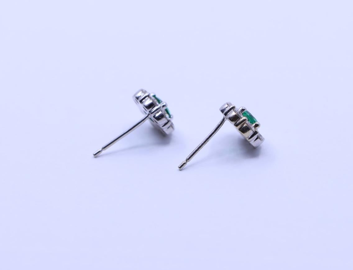 18K White Gold Emerald Diamonds Stud Earring