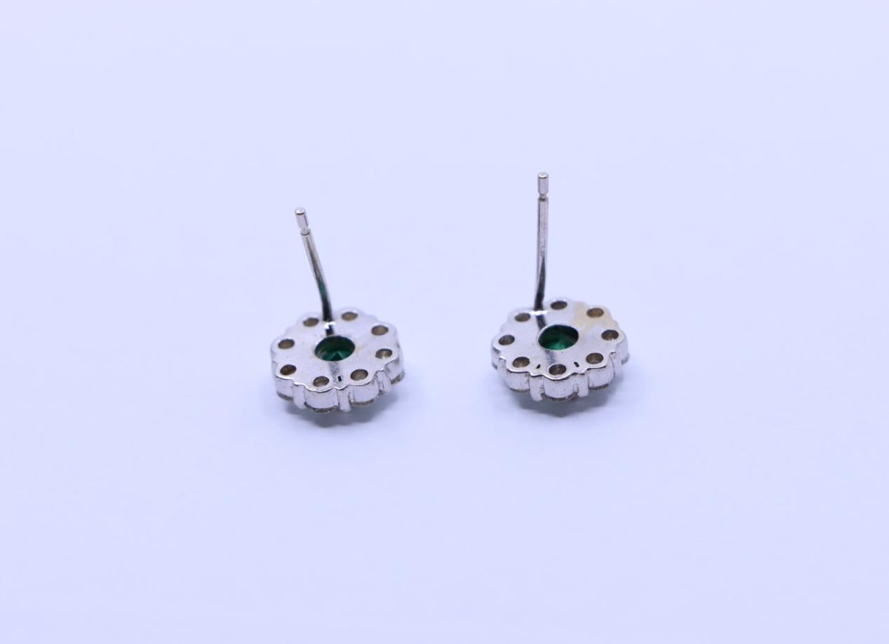 18K White Gold Emerald Diamonds Stud Earring