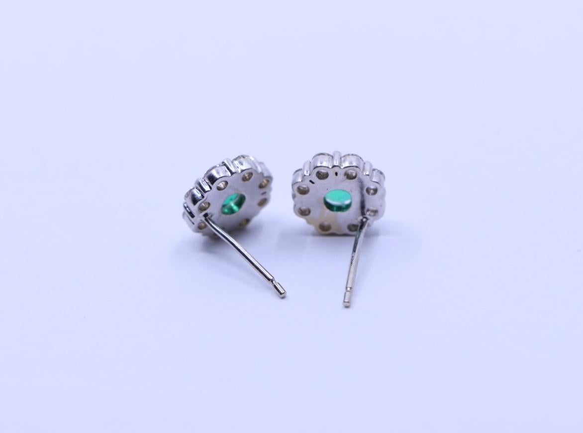 18K White Gold Emerald Diamonds Stud Earring