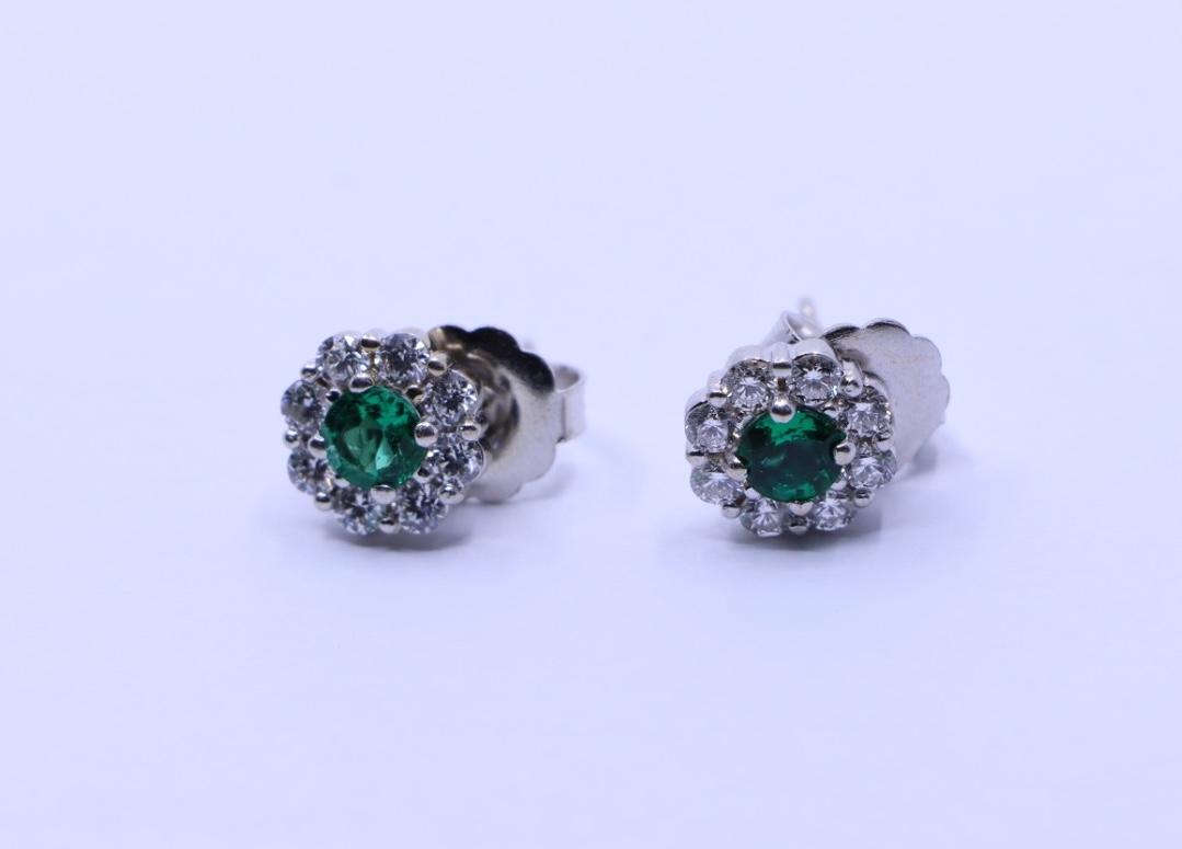 18K White Gold Emerald Diamonds Stud Earring