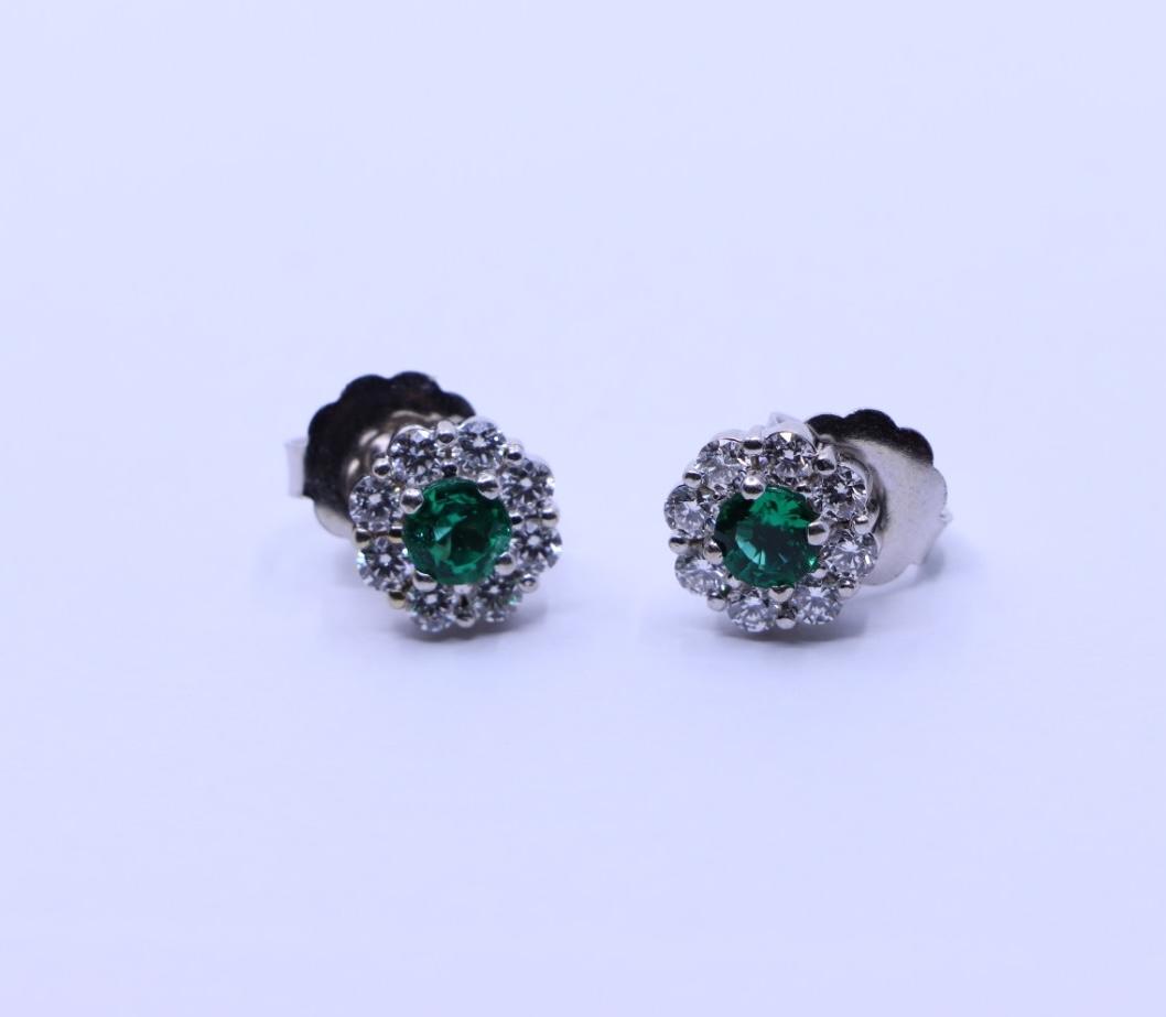 18K White Gold Emerald Diamonds Stud Earring