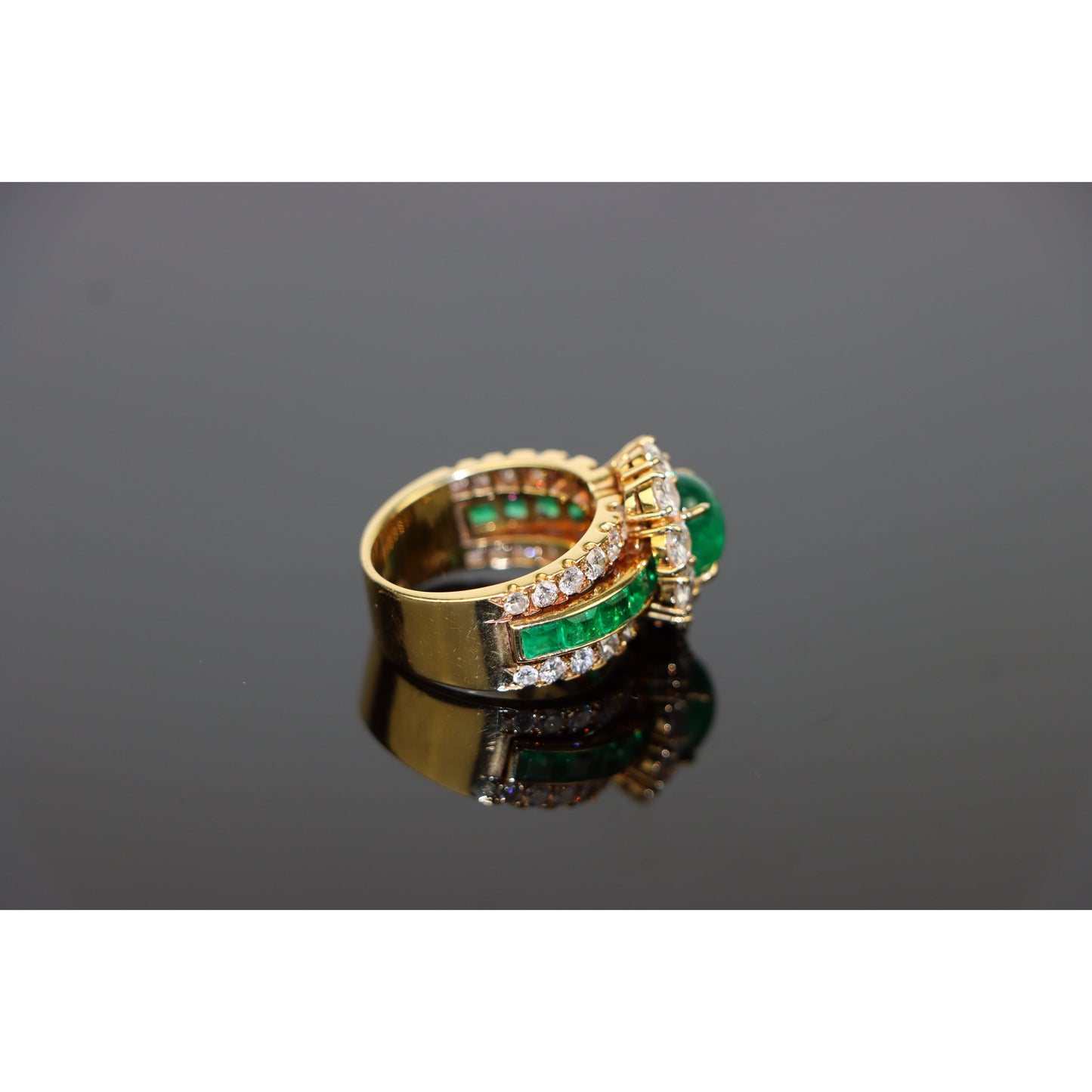 Vintage Van Cleef Arpels Emerald and Diamond 18k Gold Ring