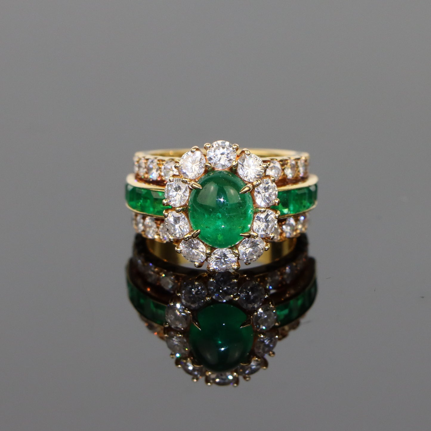 Vintage Van Cleef Arpels Emerald and Diamond 18k Gold Ring
