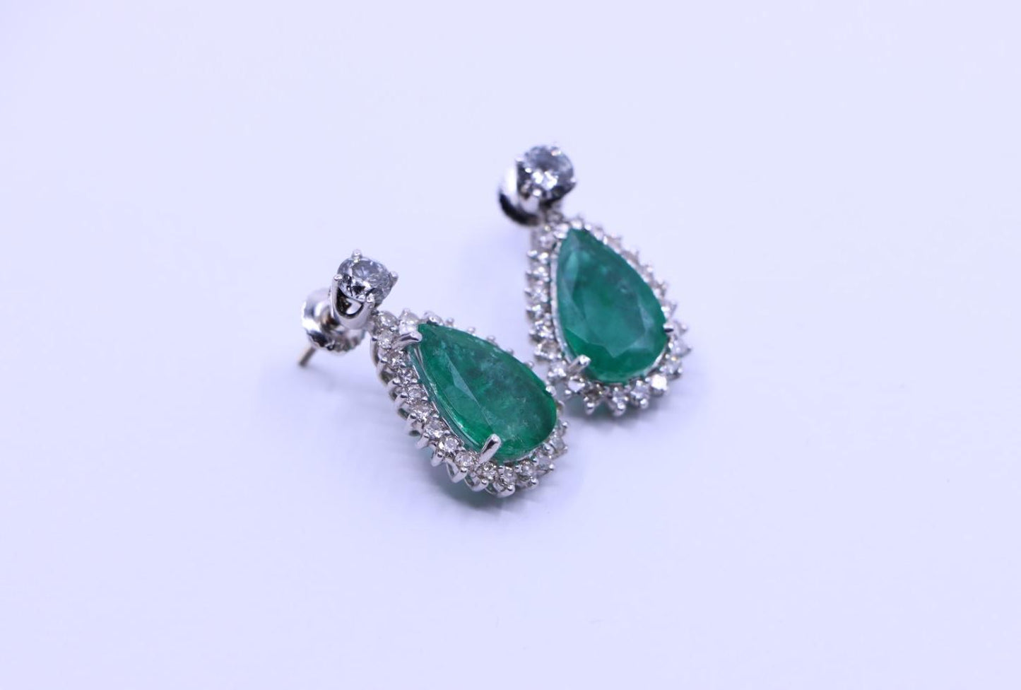 14K White Gold Emerald Diamonds Earring