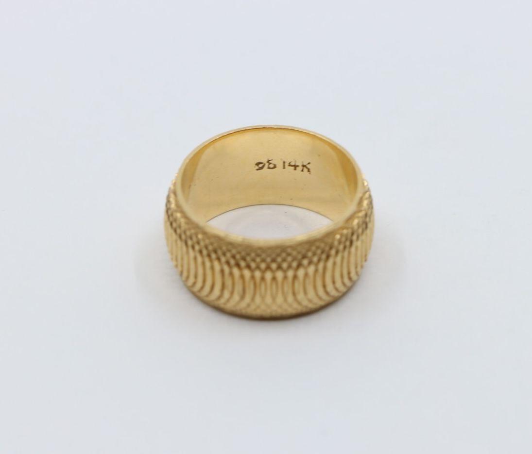 14K Gold Spiral Design Band Ring