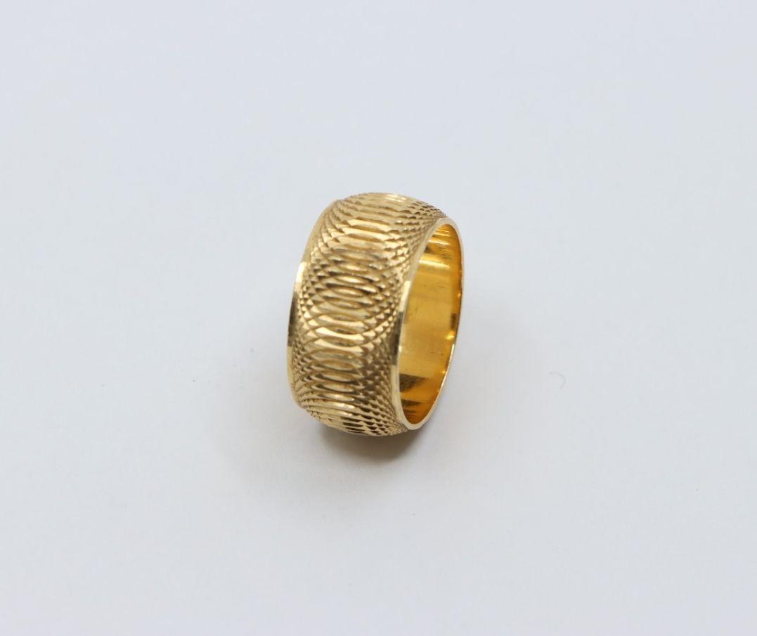 14K Gold Spiral Design Band Ring