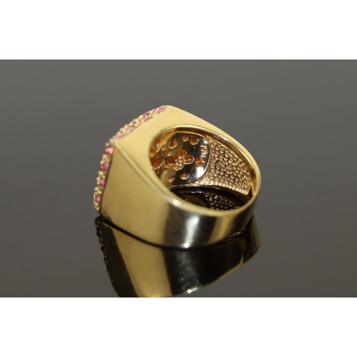 18K Gold Pink Sapphire Ring