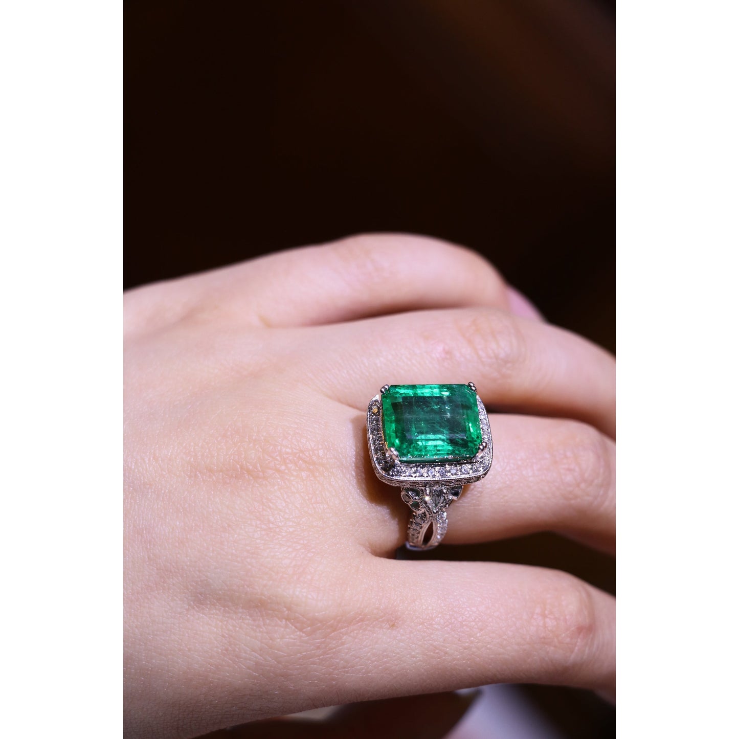 AGI Appraised 9.5 Carat Emerald Ring