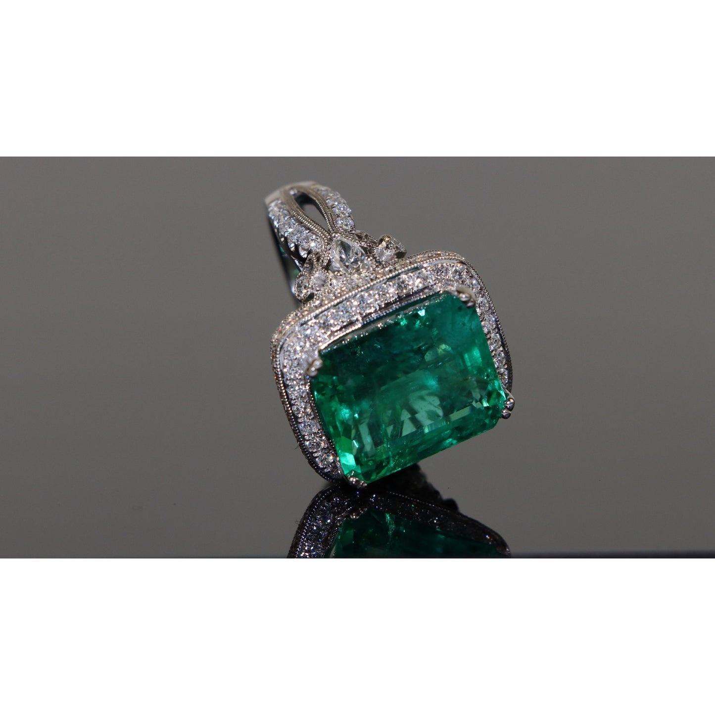 AGI Appraised 9.5 Carat Emerald Ring