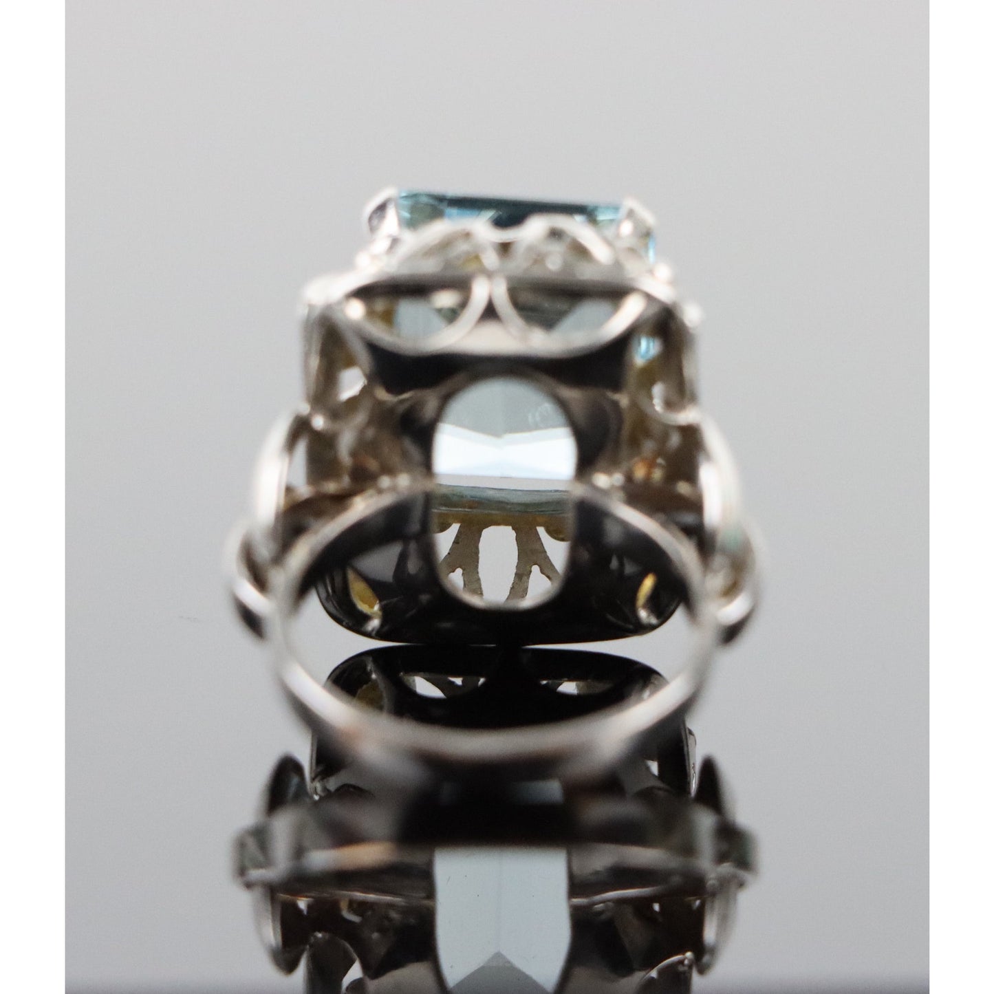14K Gold Aquamarine Ring