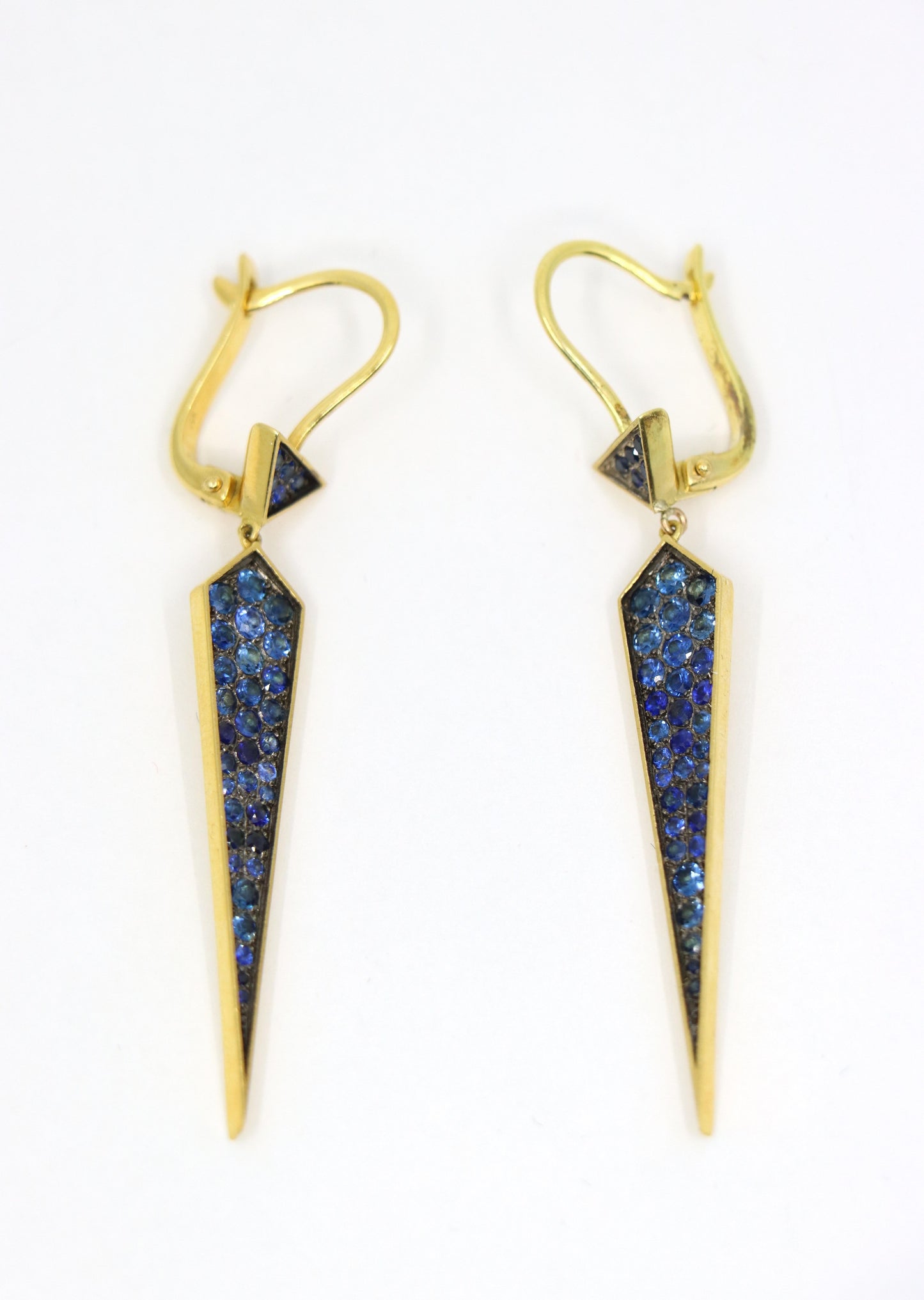 Vintage 18K Gold Sapphire Earring