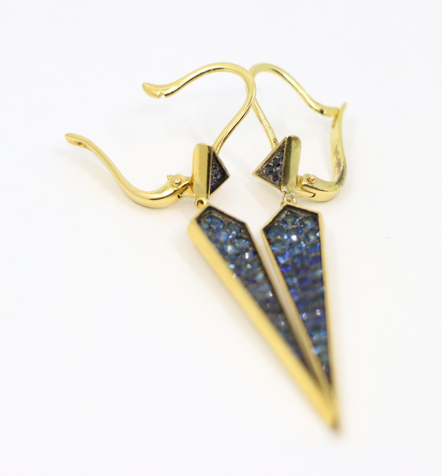 Vintage 18K Gold Sapphire Earring