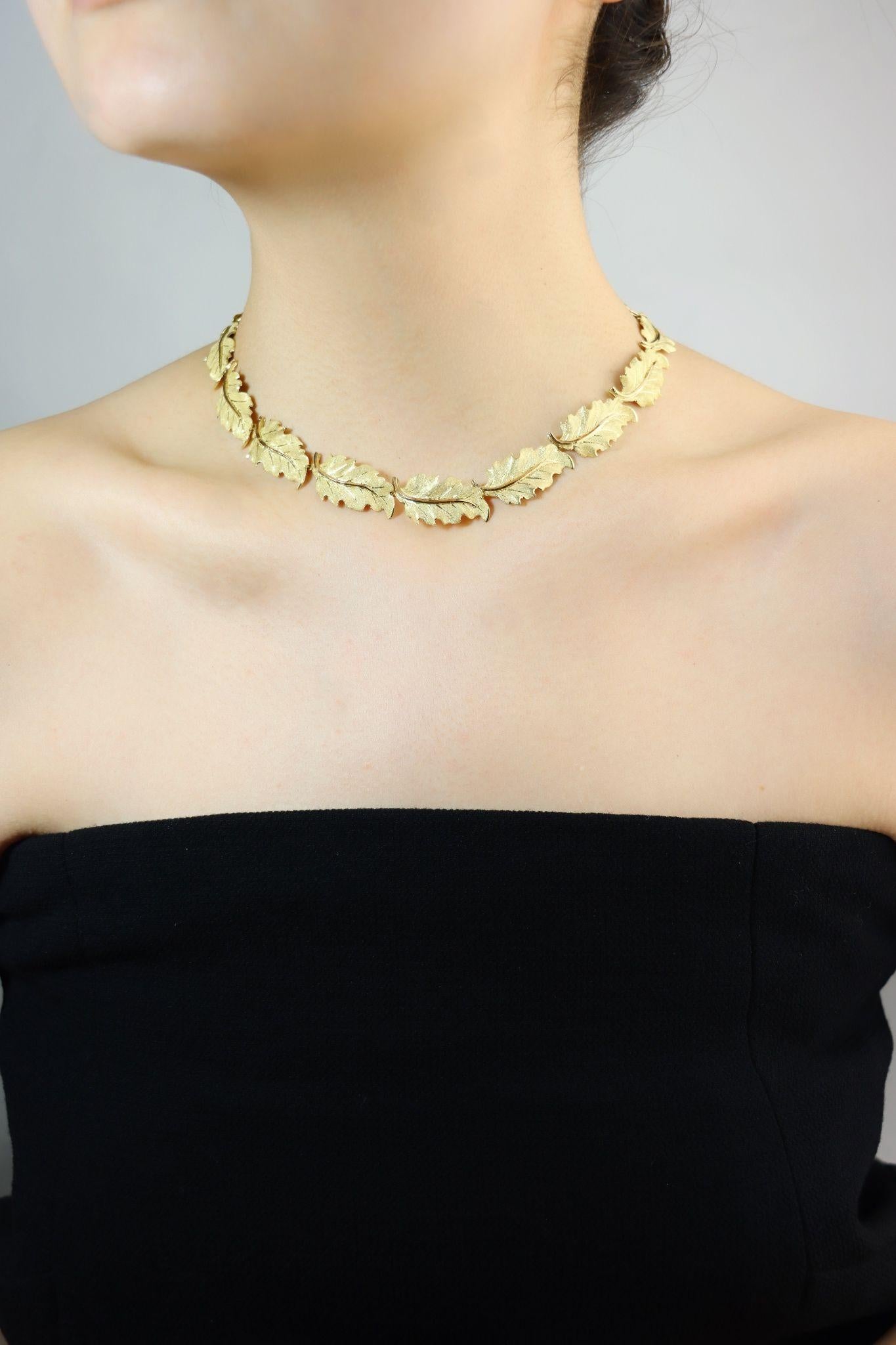 Buccellati 18K Gold Leaf Motif Necklace