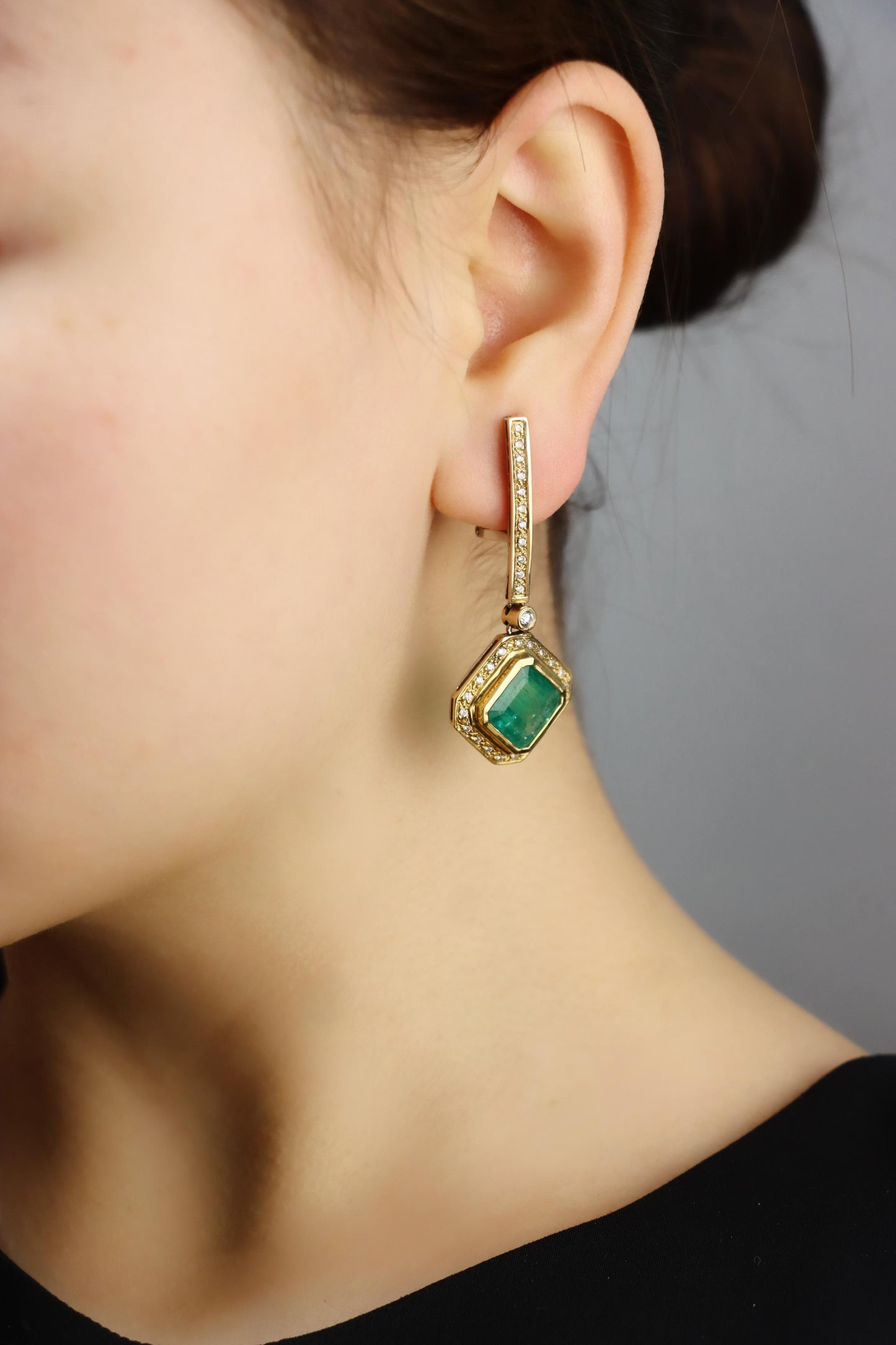 18K Yellow & White Gold Emerald Diamonds Earrings