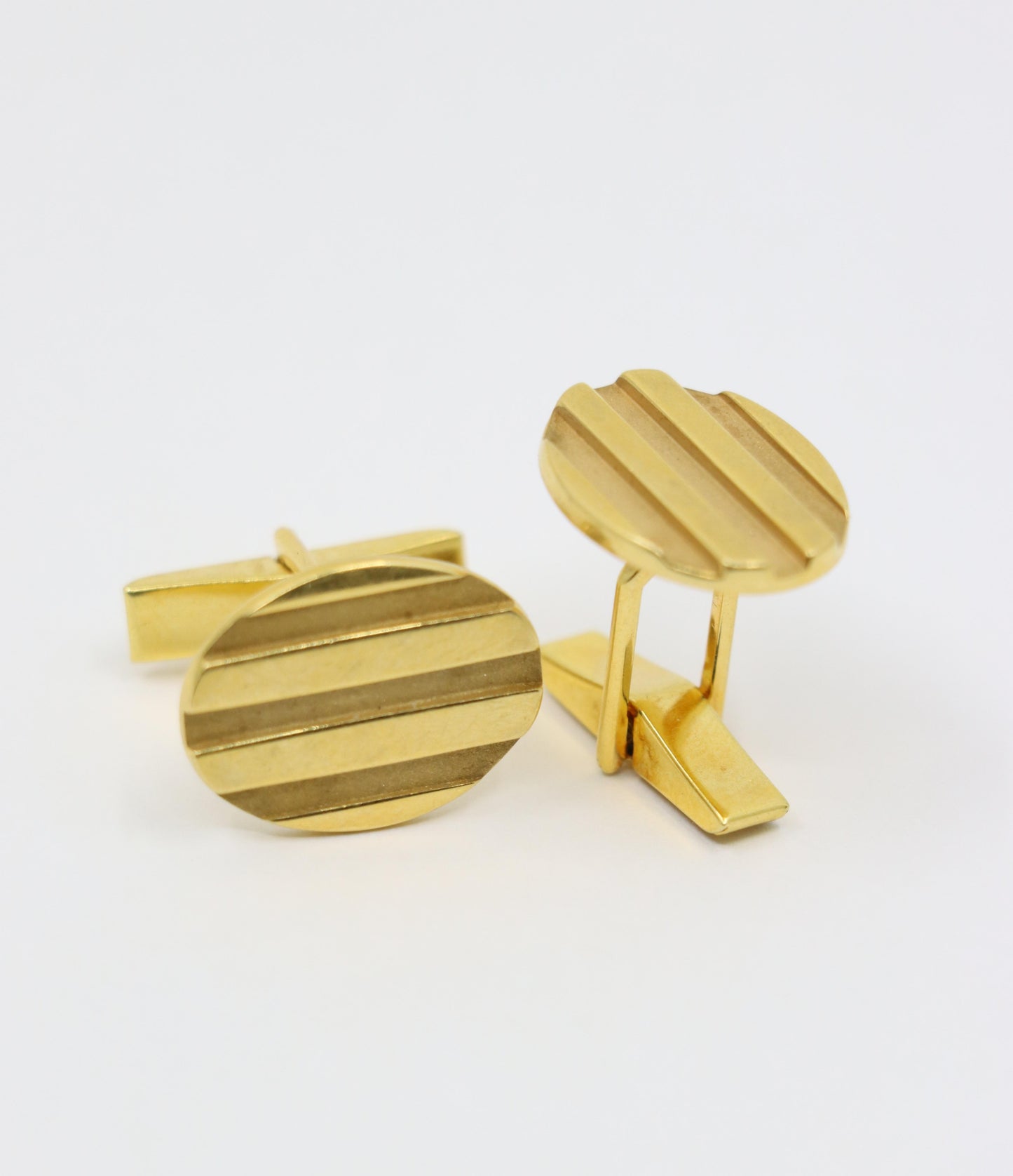 Vintage Tiffany & Co. 18K Gold Oval Textured Cufflink