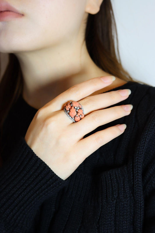 Vintage 18K White Gold Diamonds Coral Leaves Ring