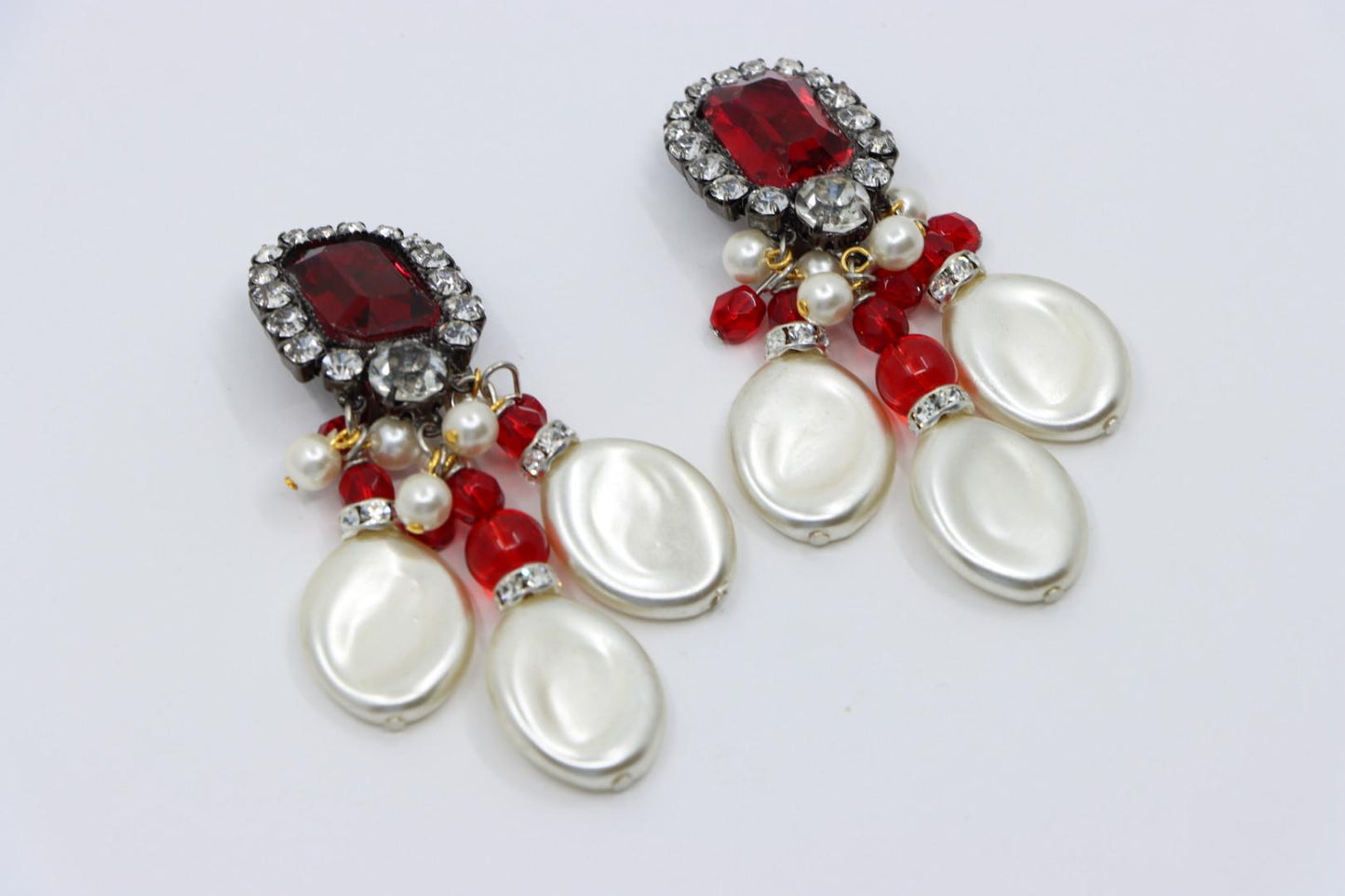 A Set Of Lawrence Vrba Red Rhinestone Faux Baroque Pearl Necklace Earrings