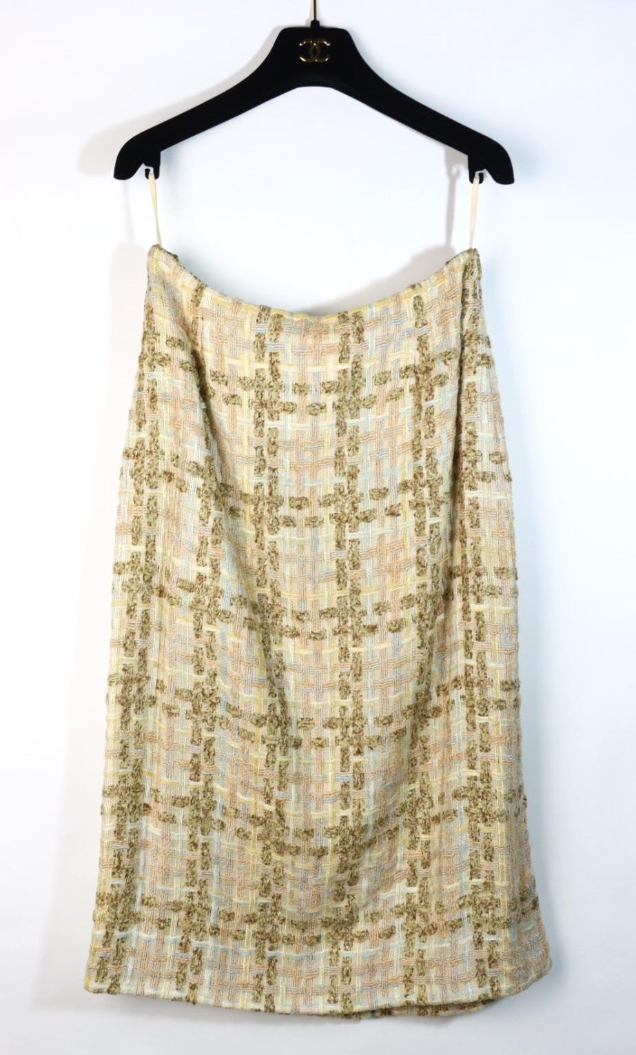 Vintage Chanel 1984 Classic Collarless Tweed Jacket Suit
