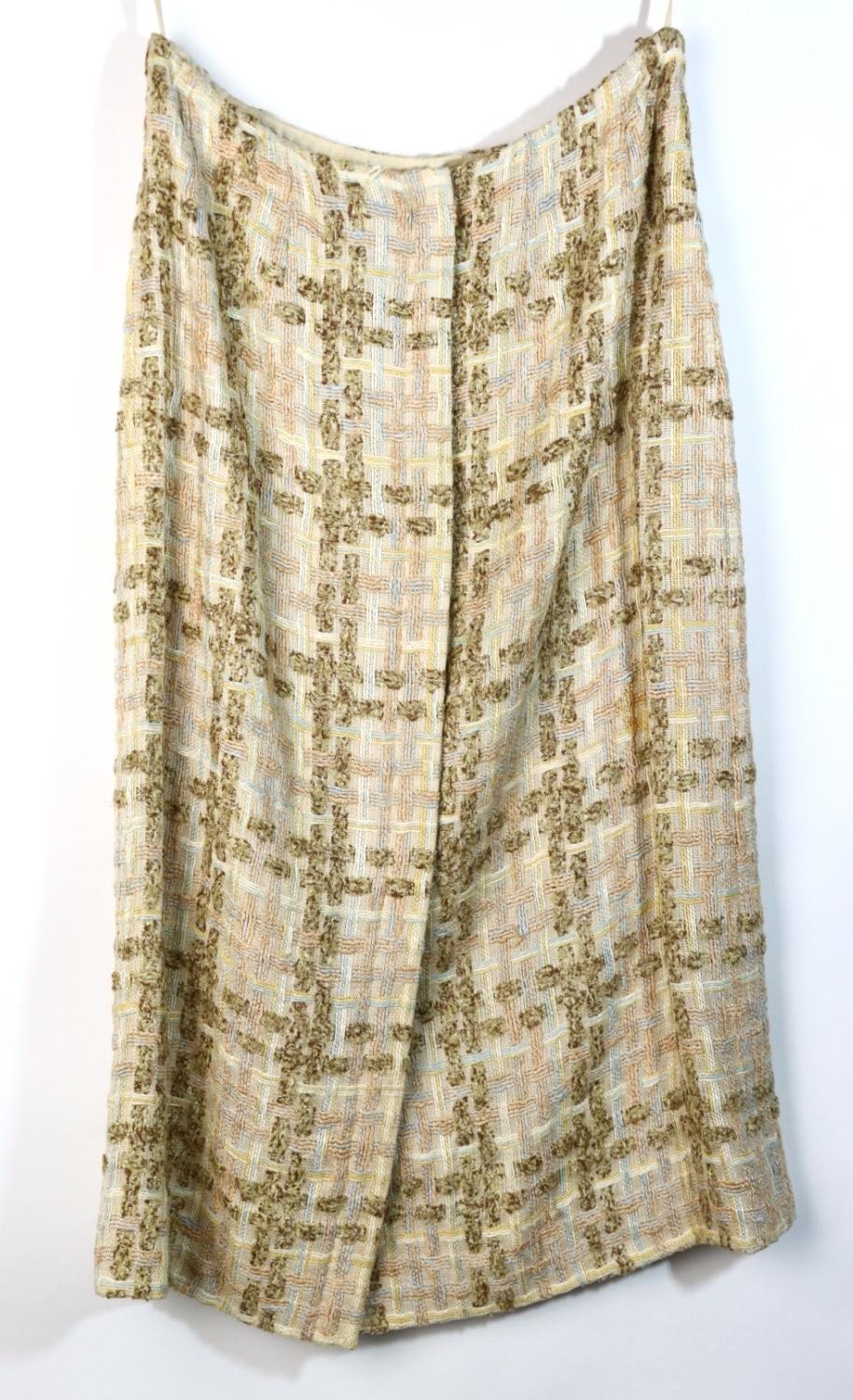 Vintage Chanel 1984 Classic Collarless Tweed Jacket Suit