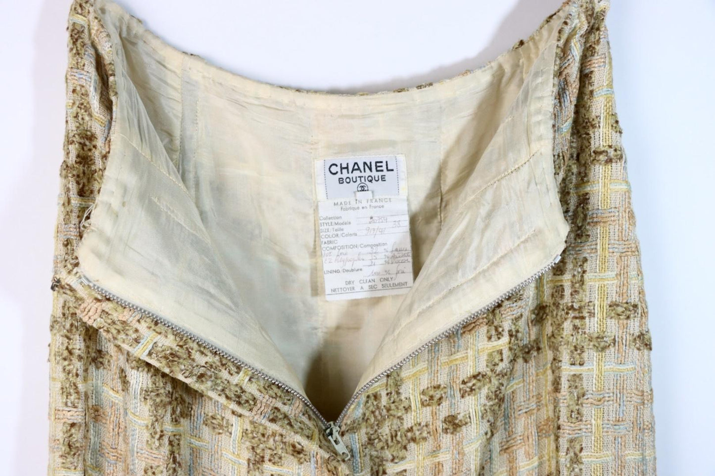 Vintage Chanel 1984 Classic Collarless Tweed Jacket Suit