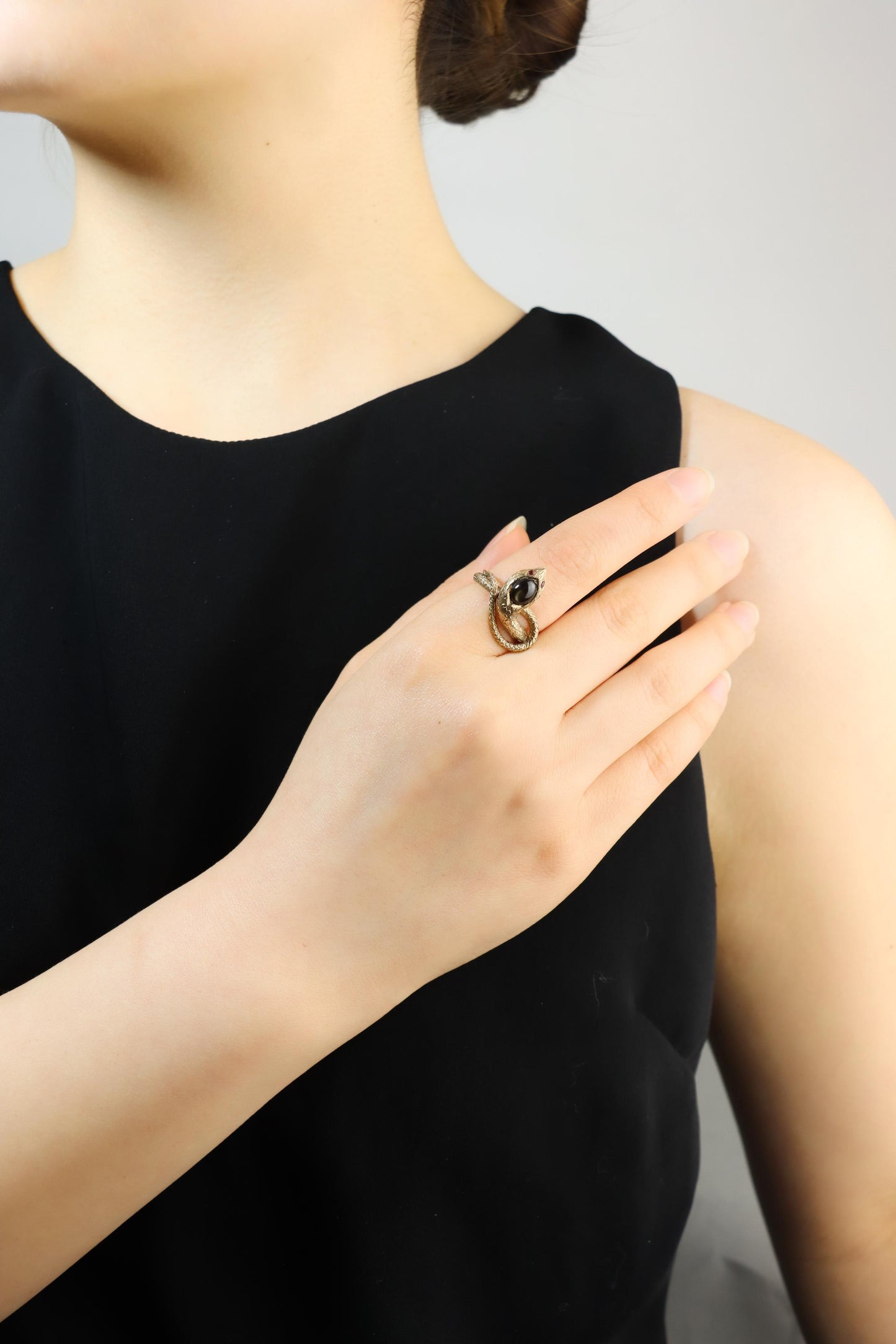 Antique Victorian 10K Gold Star Sapphire Snake Ring