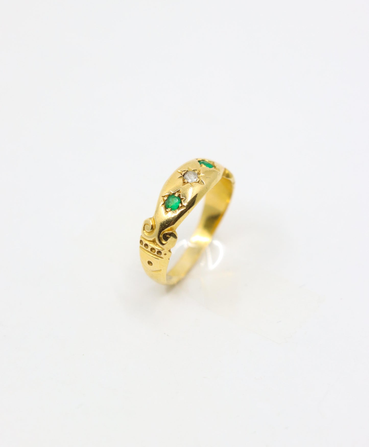 Antique 18K Gold Diamond Emerald Ring
