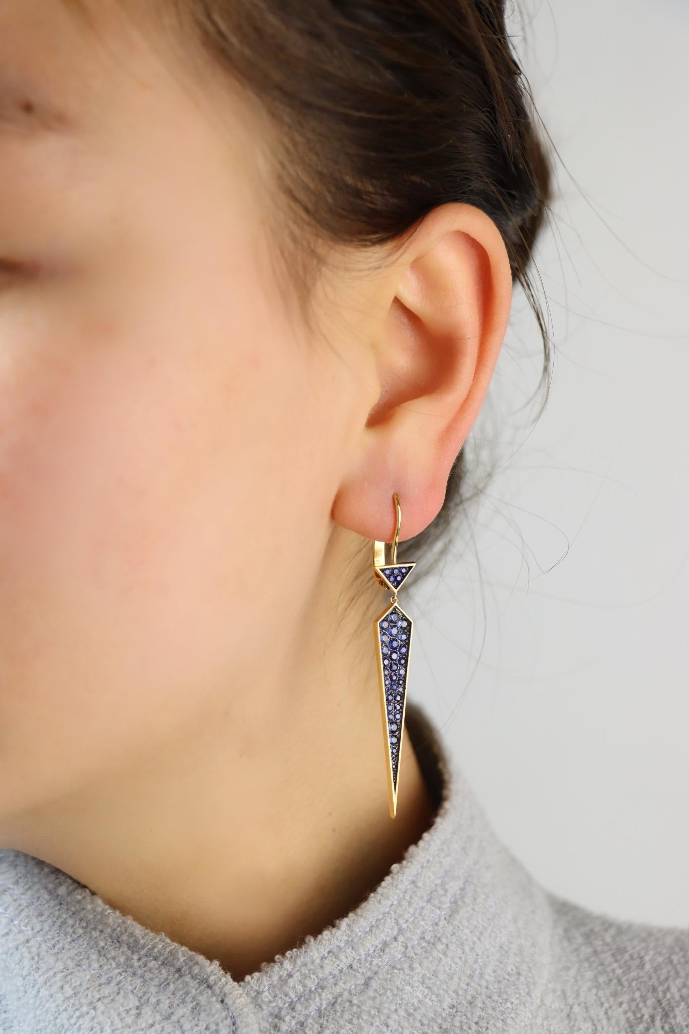 Vintage 18K Gold Sapphire Earring