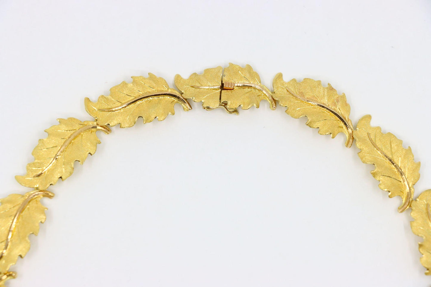 Buccellati 18K Gold Leaf Motif Necklace