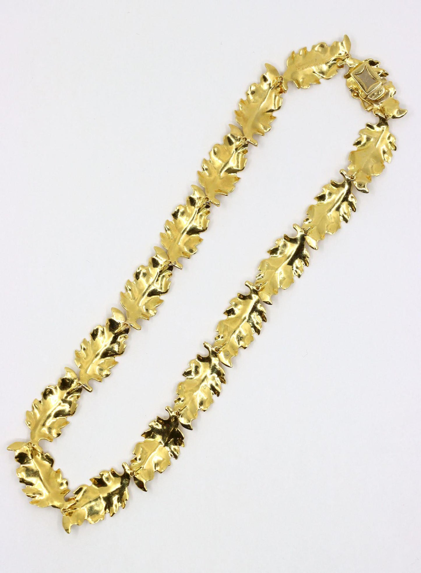 Buccellati 18K Gold Leaf Motif Necklace