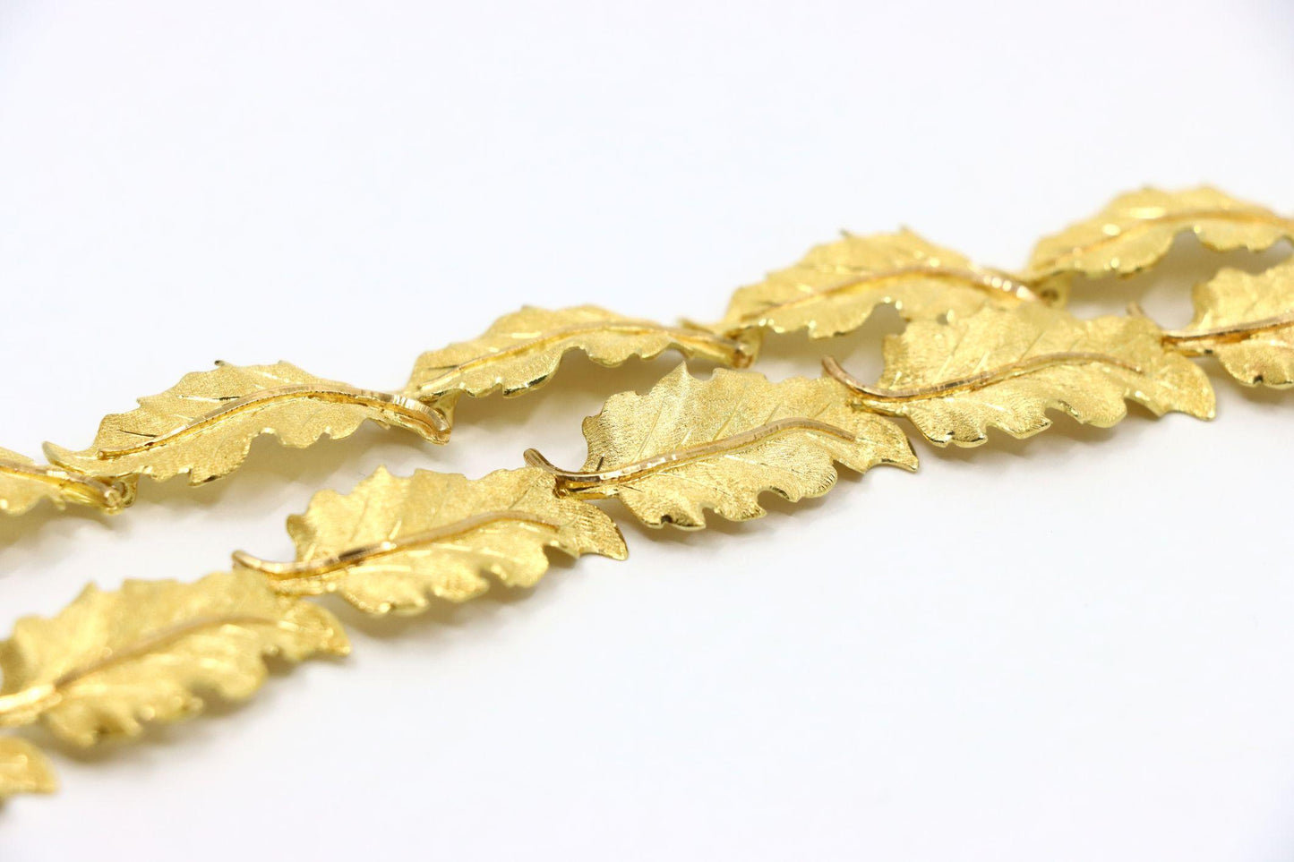 Buccellati 18K Gold Leaf Motif Necklace