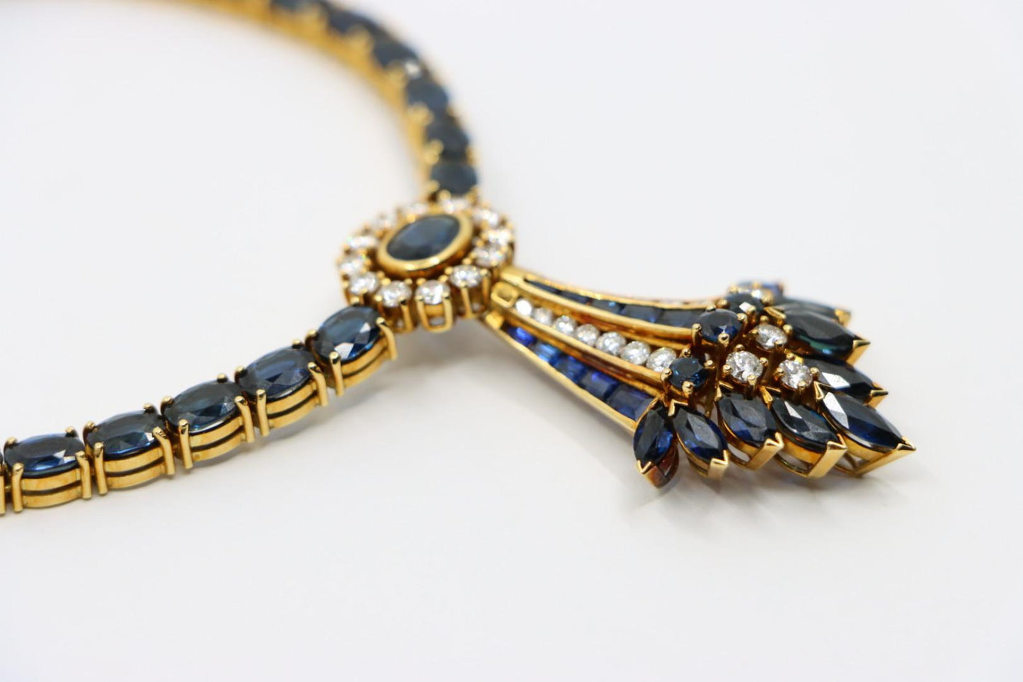 18K Gold Sapphire Diamonds Necklace