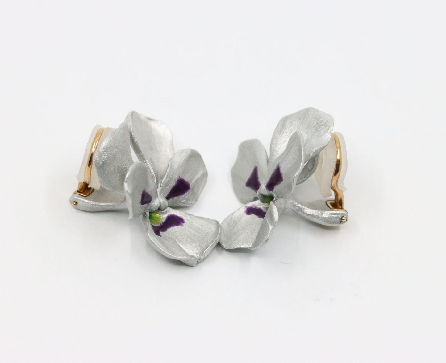 JAR PARIS 18K Gold Aluminum Pansy Flowers Earrings