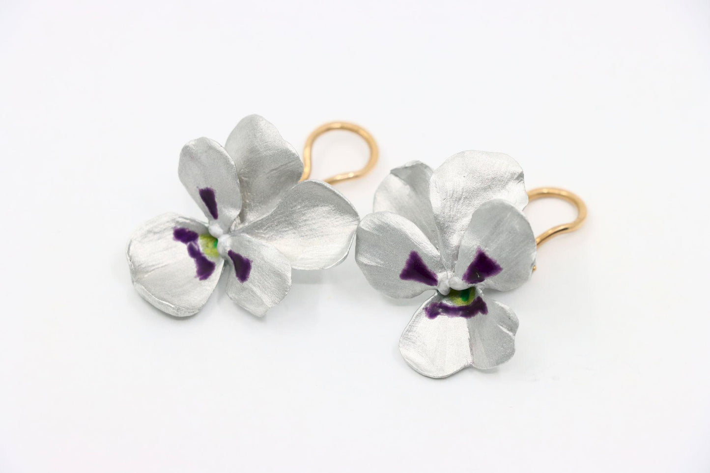 JAR PARIS 18K Gold Aluminum Pansy Flowers Earrings