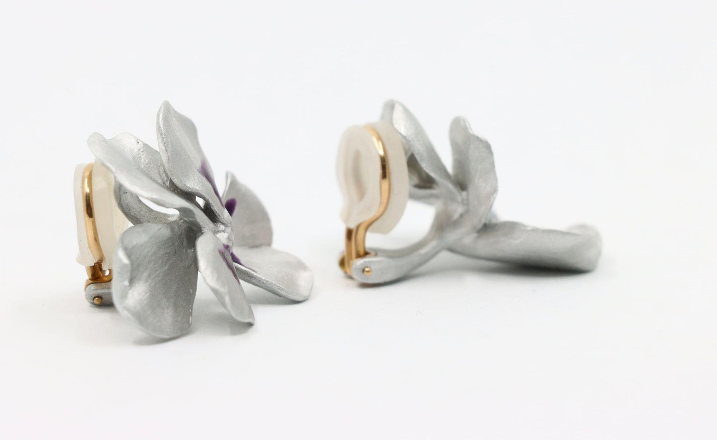JAR PARIS 18K Gold Aluminum Pansy Flowers Earrings