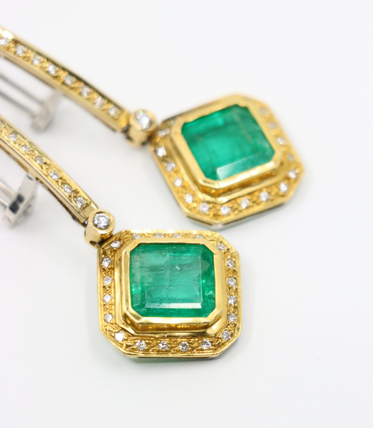18K Yellow & White Gold Emerald Diamonds Earrings