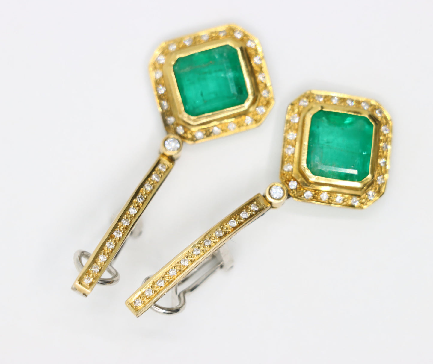 18K Yellow & White Gold Emerald Diamonds Earrings