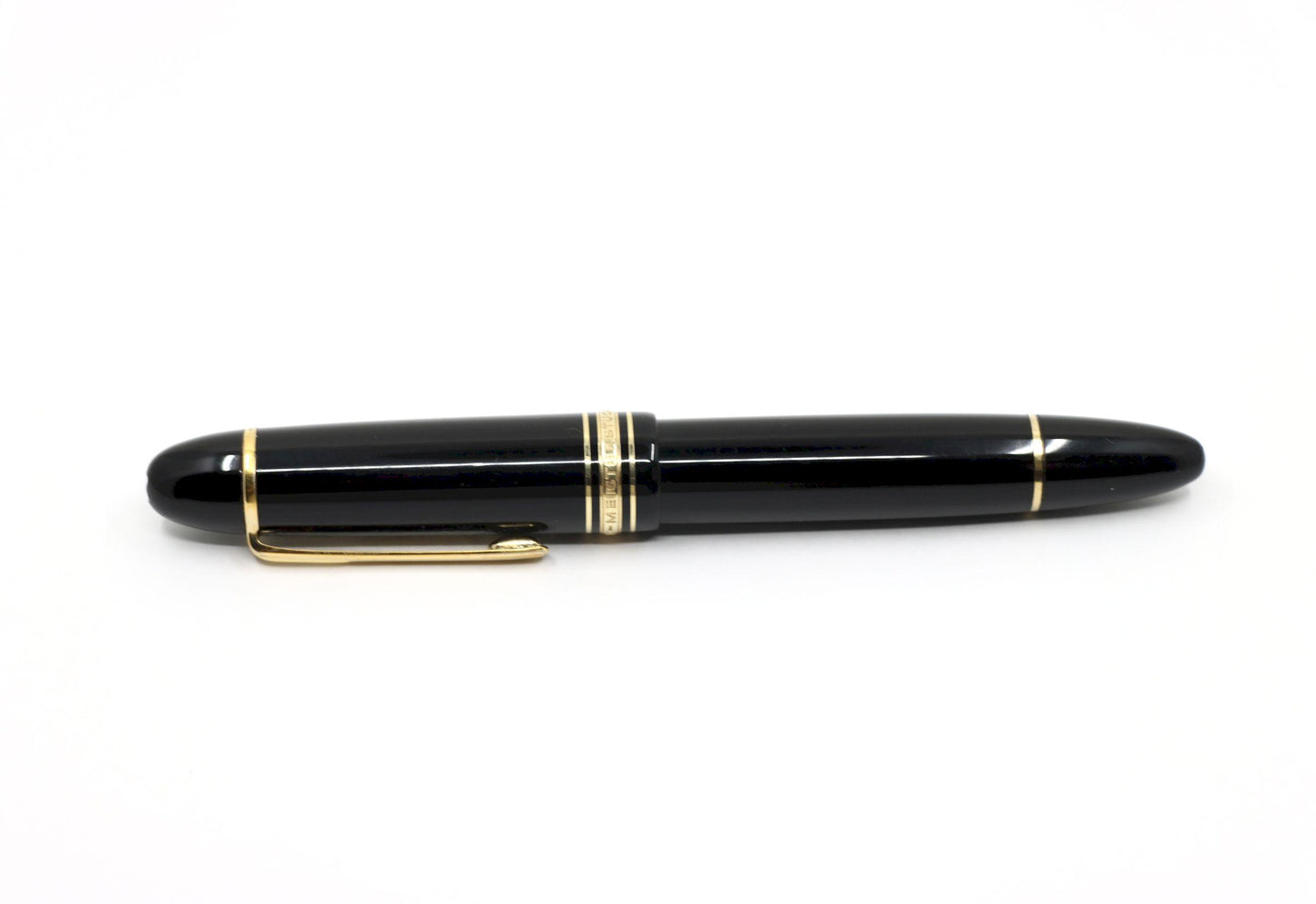 Montblanc Meisterstück Classique 14K Gold Trim Fountain Pen