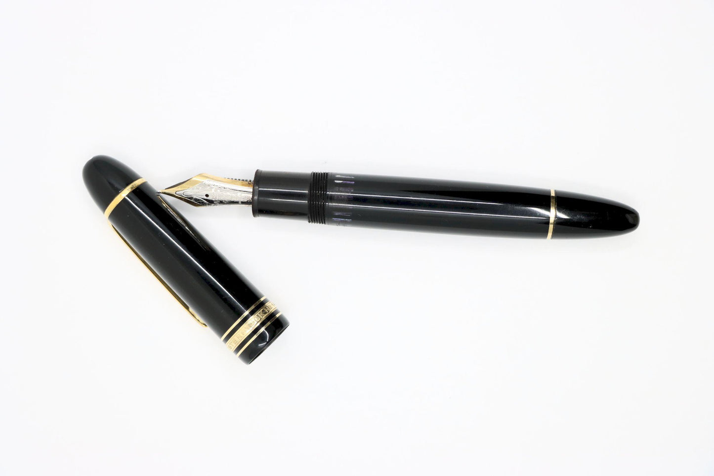 Montblanc Meisterstück Classique 14K Gold Trim Fountain Pen