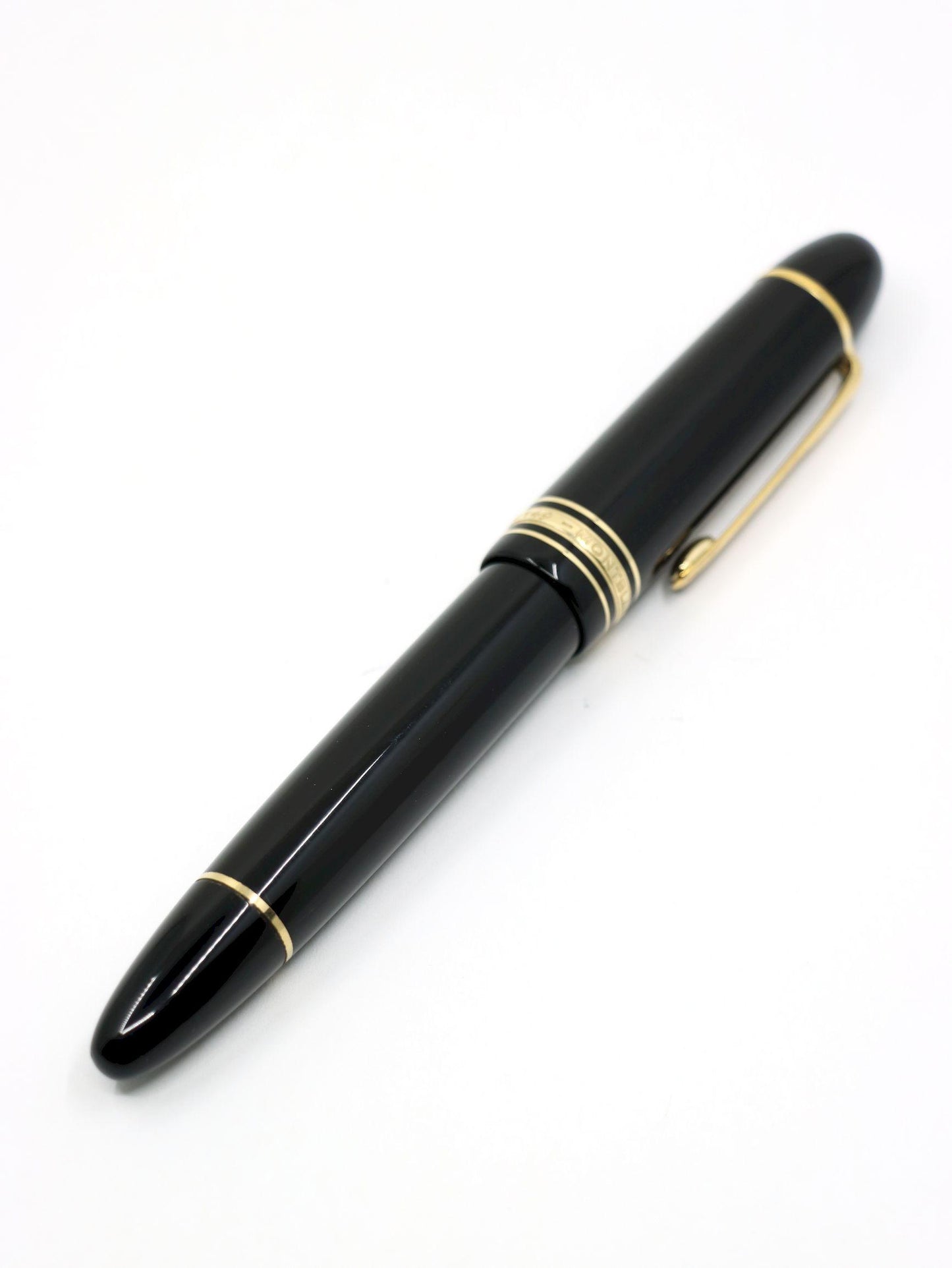 Montblanc Meisterstück Classique 14K Gold Trim Fountain Pen