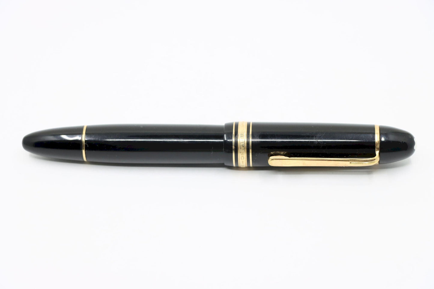 Montblanc Meisterstück Classique 18K Gold Trim Fountain Pen