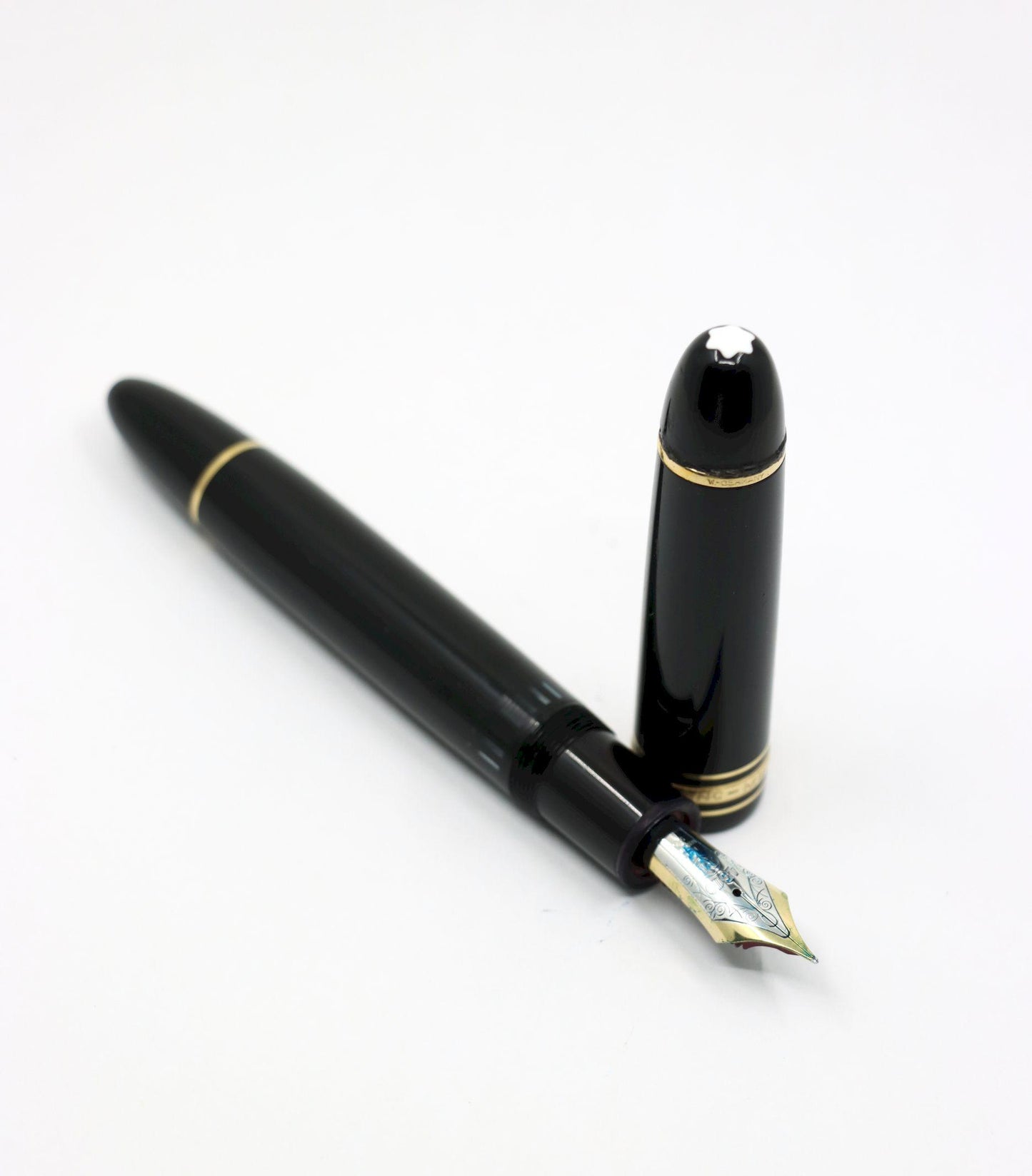 Montblanc Meisterstück Classique 14K Gold Trim Fountain Pen