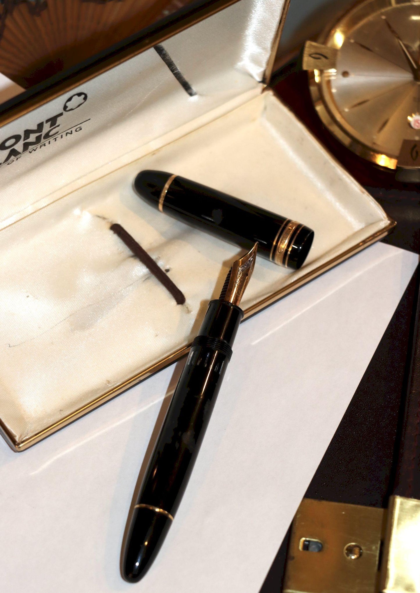 Montblanc Meisterstück Classique 18K Gold Trim Fountain Pen