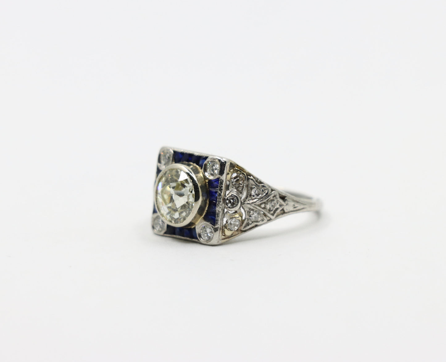 Art Deco 1.5 Carat Diamond Platinum Ring