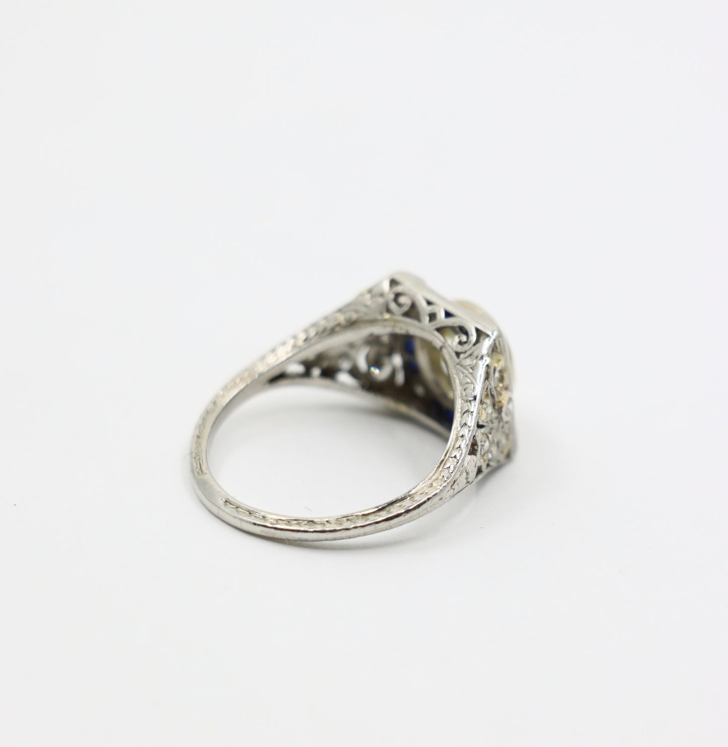 Art Deco 1.5 Carat Diamond Platinum Ring