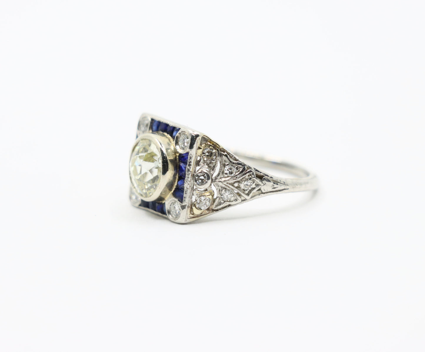 Art Deco 1.5 Carat Diamond Platinum Ring
