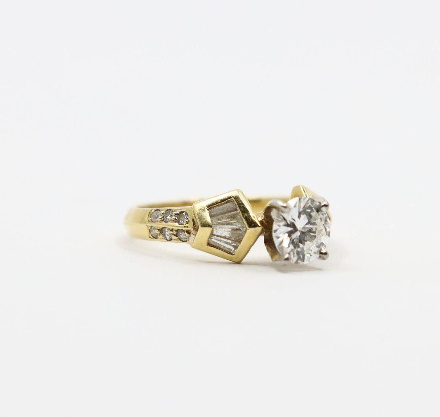 Vintage 18K Gold Diamond Ring