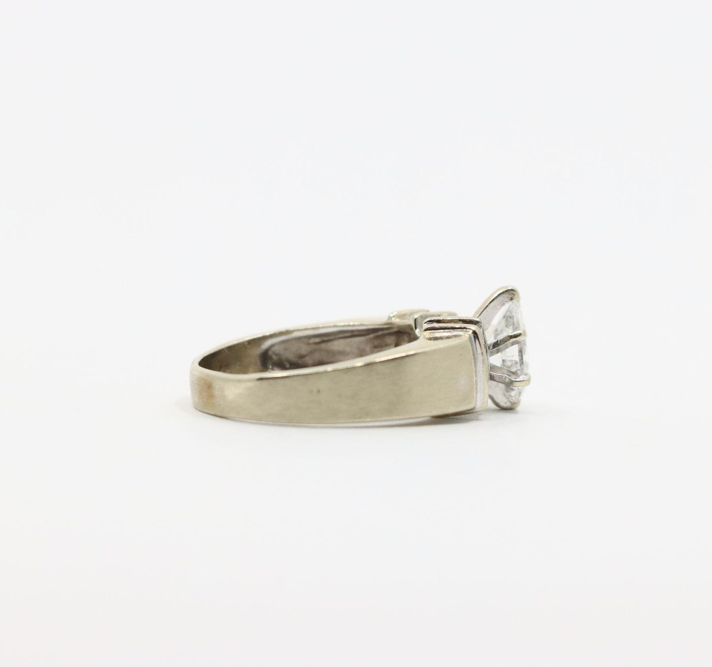 Vintage 14K White Gold Pear Shape Diamond Ring