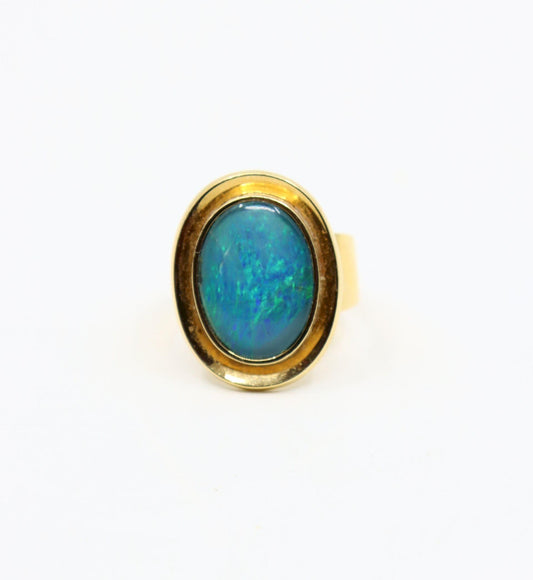 Vintage 18K Gold Opal Cabochon Ring