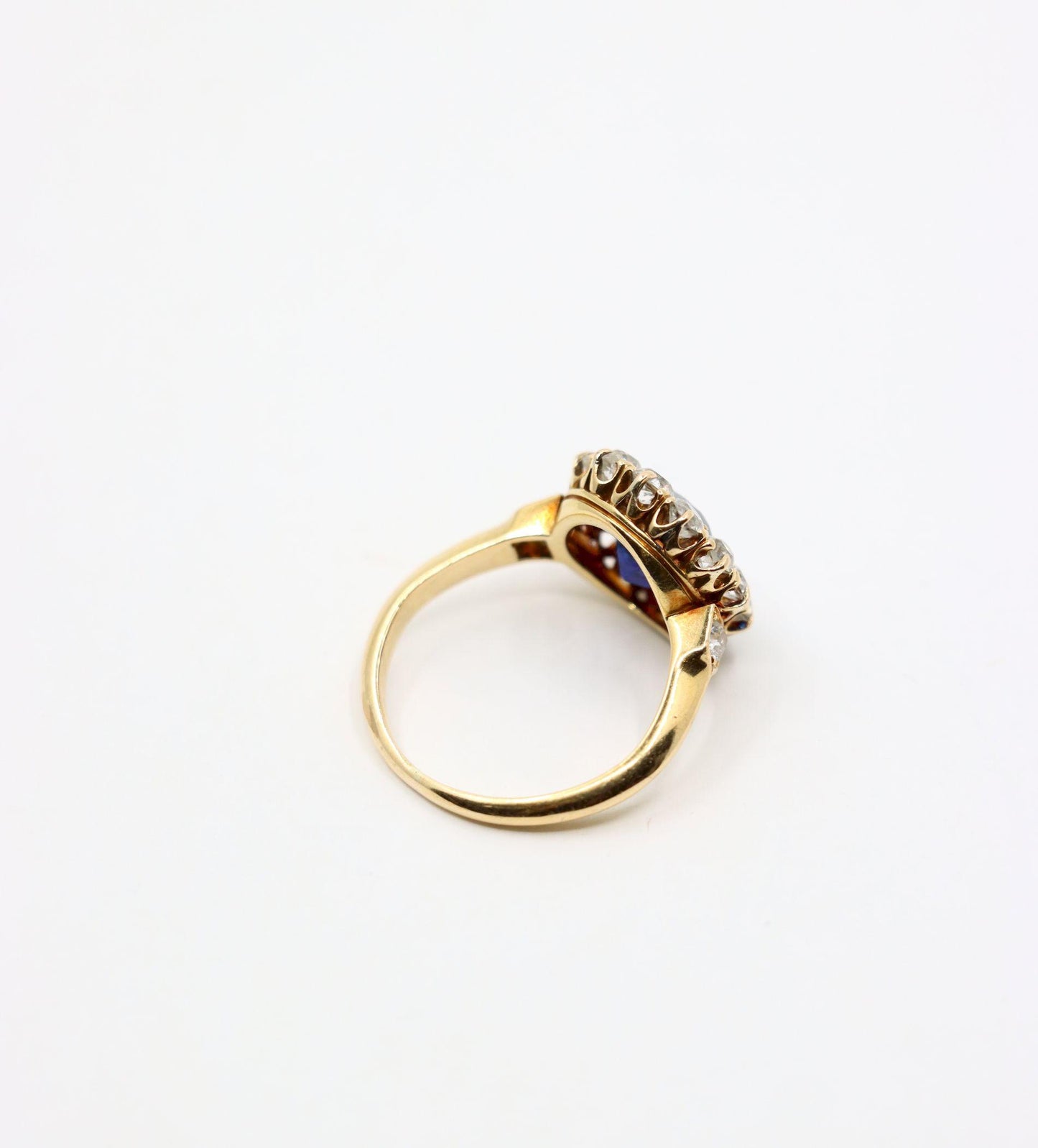 Vintage 18K Gold Diamond Sapphire Ring