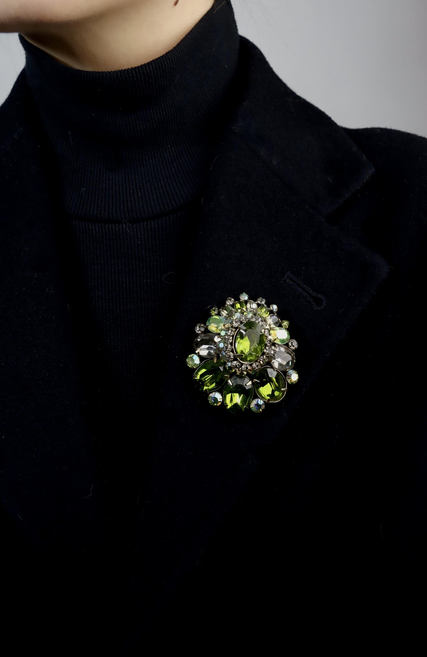 Vintage Schreiner Gold Tone Green Crystal Rhinestone Brooch